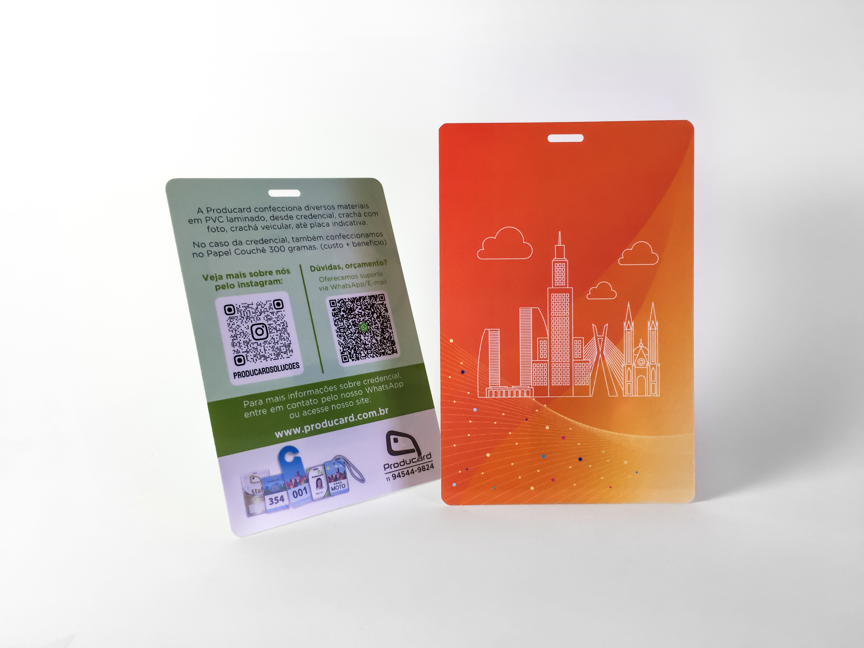 Credencial com impressão de cores vívidas